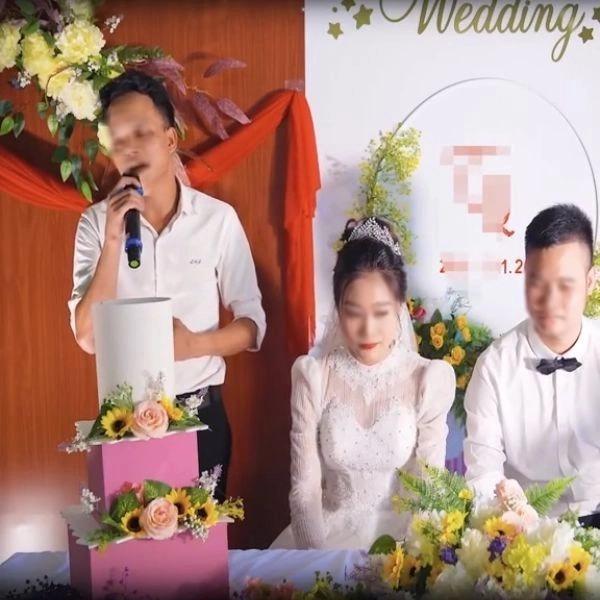 Thanh niên lên hát tặng trong hôn lễ khiến cô dâu khóc nức nở-1
