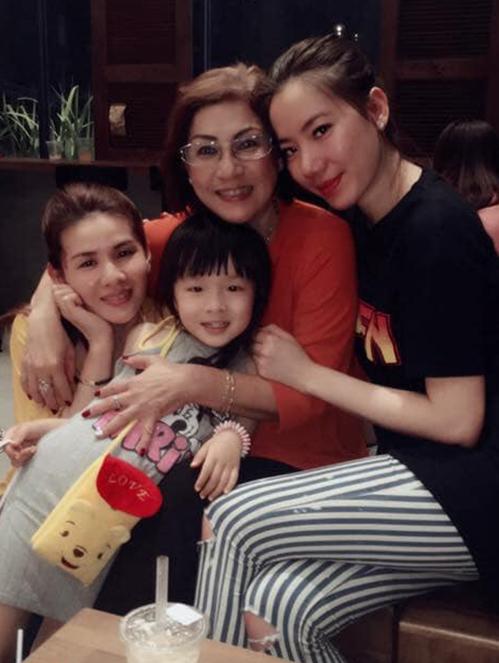 Mới sang Thuỵ Sĩ, Chung Thục Quyên vội quay lại Việt Nam vì mẹ mất-1