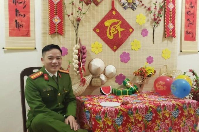 Cô gái ôm chiến sĩ PCCC òa khóc: Bố mẹ ơi con được cứu rồi-3