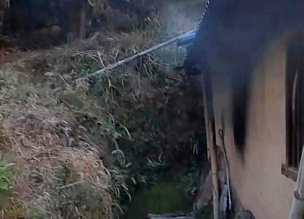 Vượt đường xa đến nhà bạn trai, cô gái choáng váng thấy cảnh trước mặt-2