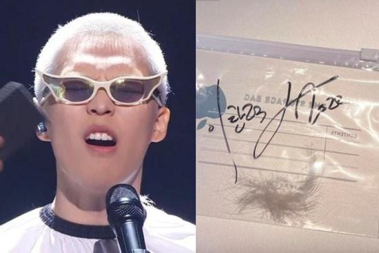 Lee Chanhyuk (AKMU) cạo đầu trên sân khấu, tặng lại tóc cho fan