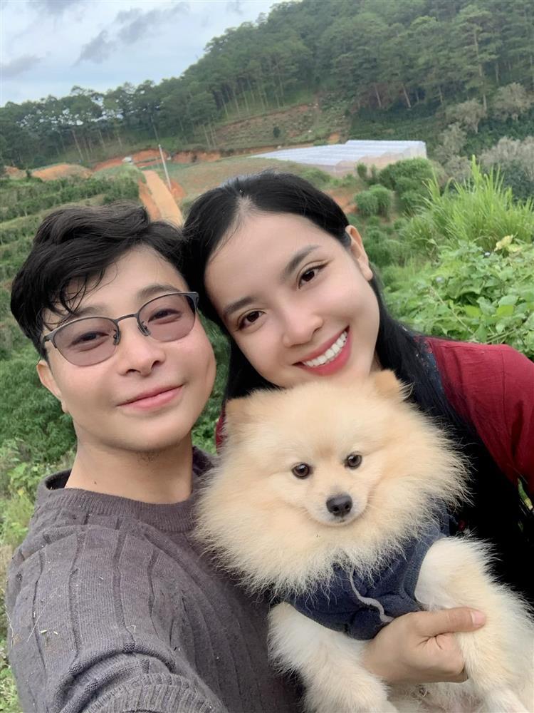 Hot girl xăm trổ nổi đình đám khoe bạn gái, nhan sắc chú ý-4