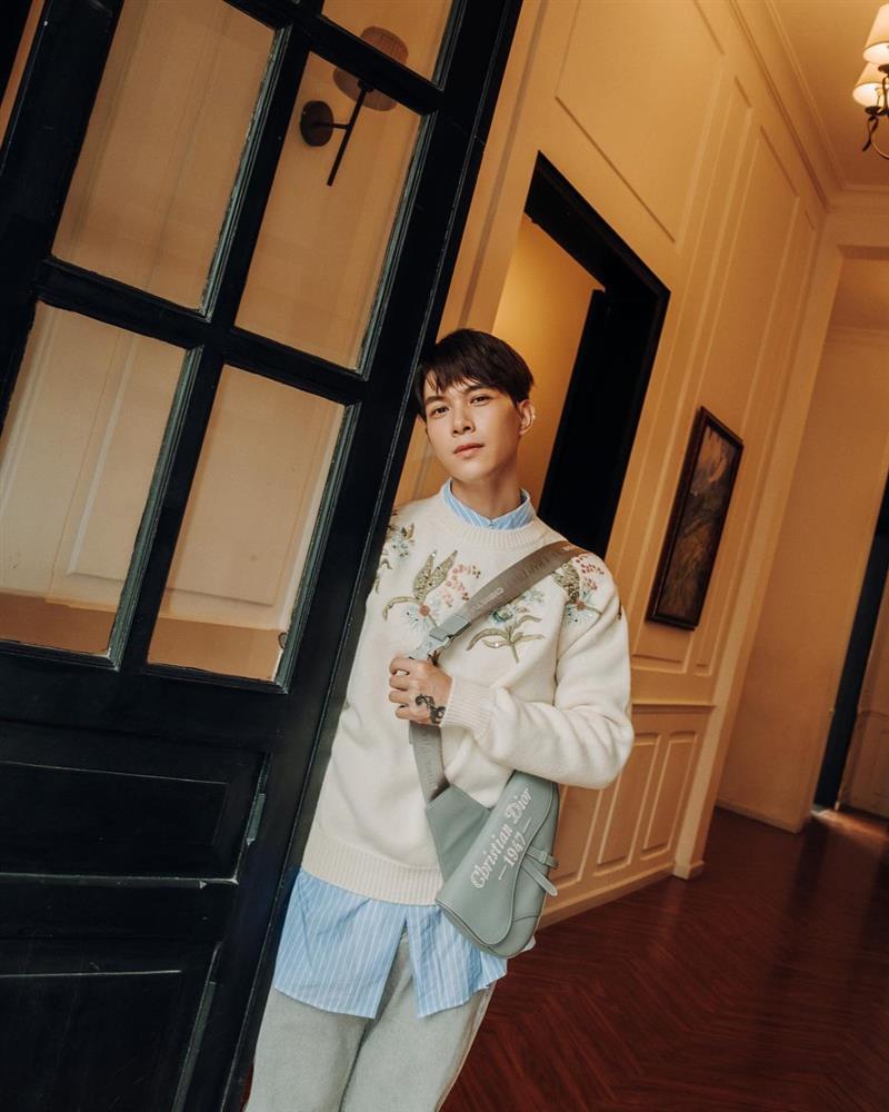 2 lần đụng hàng MONO, Anh Tú đều ăn đứt bản chính-8