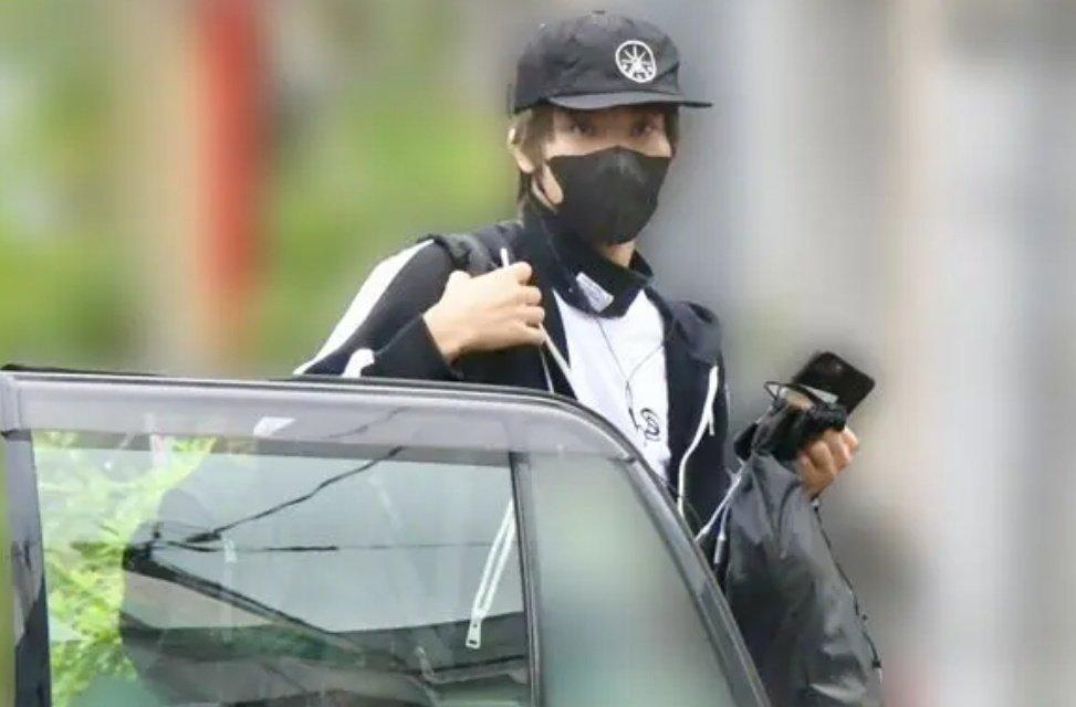 Idol nghìn năm có một bị chụp ảnh qua đêm ở nhà bạn trai tin đồn-3