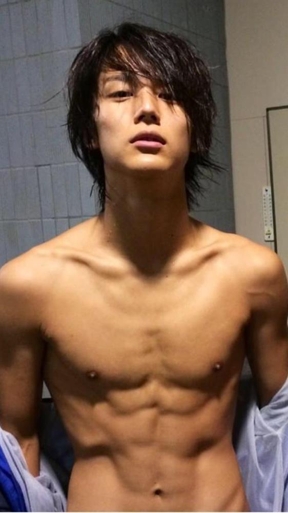 Idol nghìn năm có một bị chụp ảnh qua đêm ở nhà bạn trai tin đồn-10