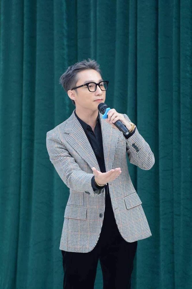 Sơn Tùng lộ da thật qua ảnh cam thường, chị em chỉ biết ước-3