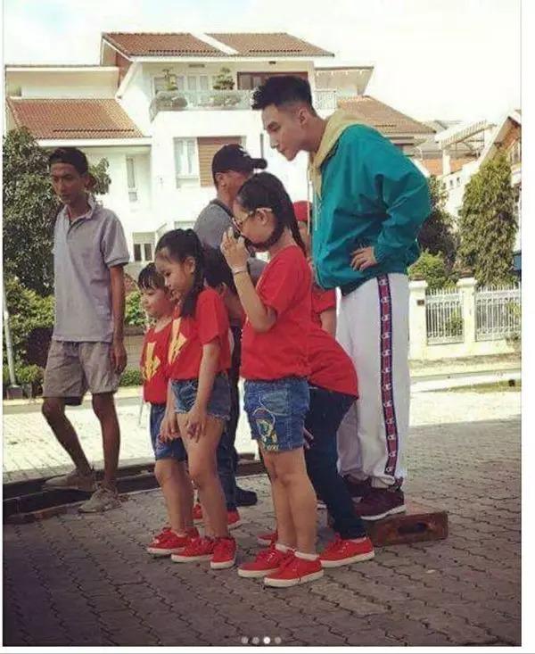 Sơn Tùng lộ da thật qua ảnh cam thường, chị em chỉ biết ước-10