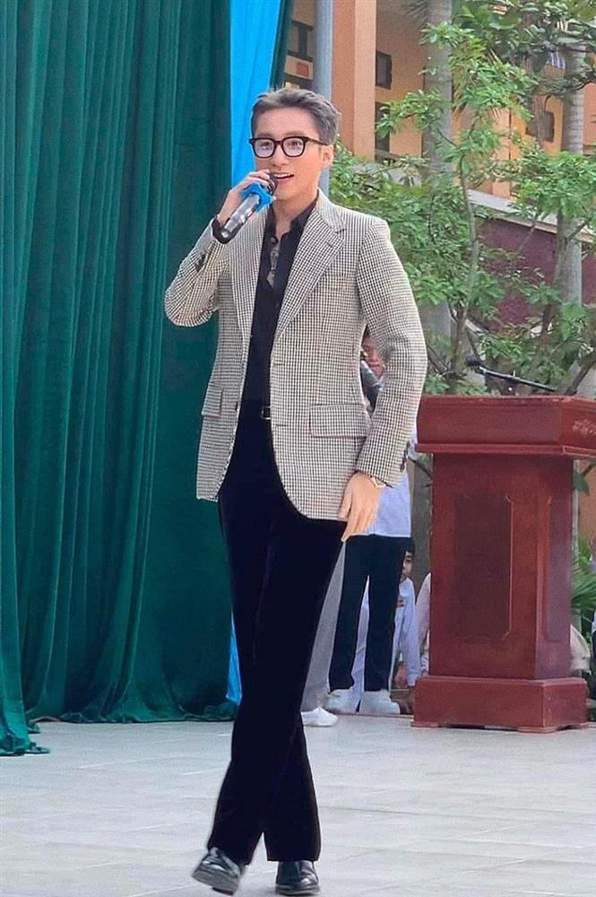 Sơn Tùng lộ da thật qua ảnh cam thường, chị em chỉ biết ước-5