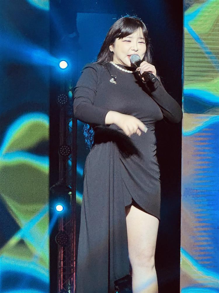 Park Bom phát tướng nhận không ra-2