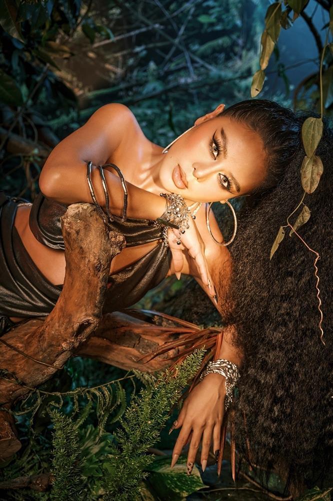 Nam Thư tạo dáng khó hiểu, gương mặt lạ lẫm nghi mới dao kéo-8