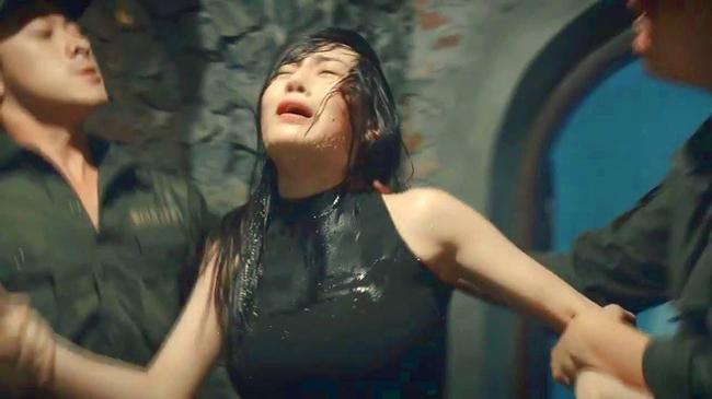 Cảnh nóng phim Việt bị chỉ trích vô duyên, diễn viên kiệt sức bật khóc-2