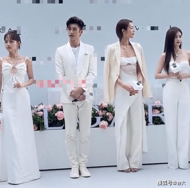 Siêu mẫu Lưu Văn gầy trơ xương, Bạch Lộc sáng khung hình-1