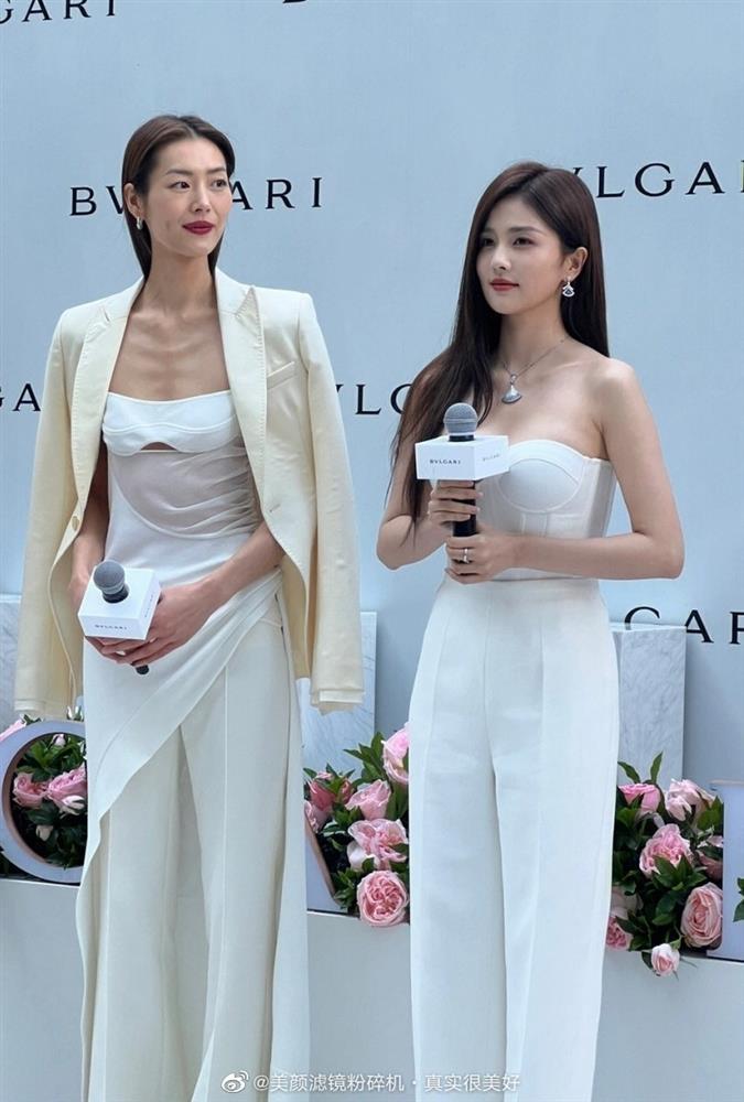 Siêu mẫu Lưu Văn gầy trơ xương, Bạch Lộc sáng khung hình-5