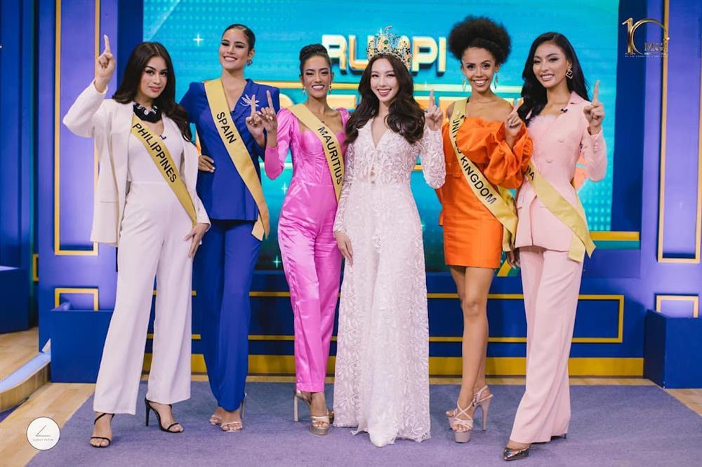 Thùy Tiên gặp lại MC Miss Grand, visual cặp gây trầm trồ-11