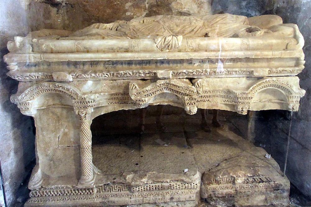 Bất ngờ tìm thấy mộ ông già Noel ngoài đời thực-4