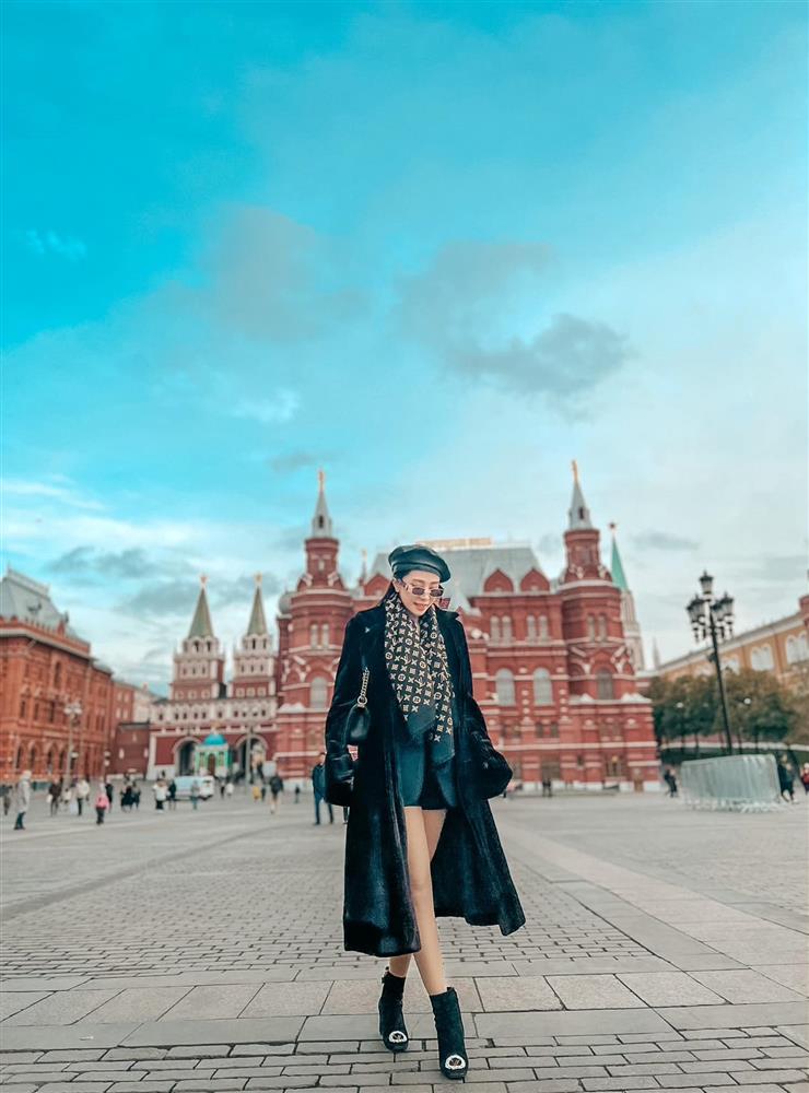 Quỳnh Nga hết hở bạo, chuyển style kín như bưng khi vi vu nước Nga-7
