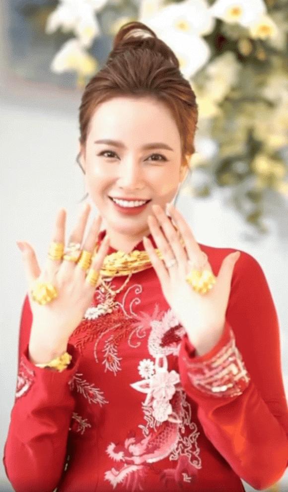 Cô dâu TP HCM nhận hồi môn 10 tỷ, bạn thân phong bì 500 triệu-3