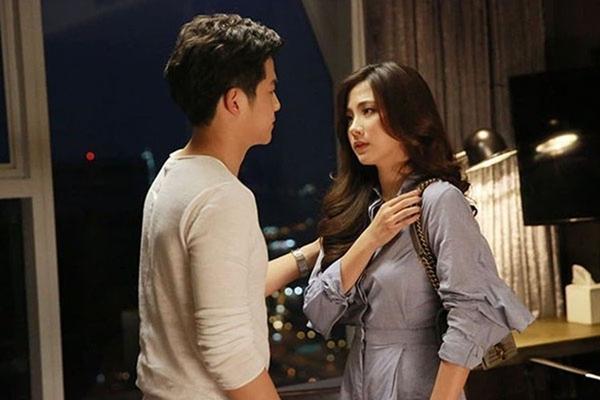 Người đàn ông cụt tay chăm vợ mới sinh gây bão mạng-1