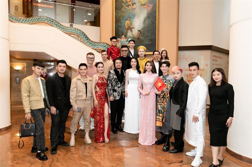 Chủ tịch Miss Grand xém kêu cứu trước nhan sắc thật Mai Ngô-11