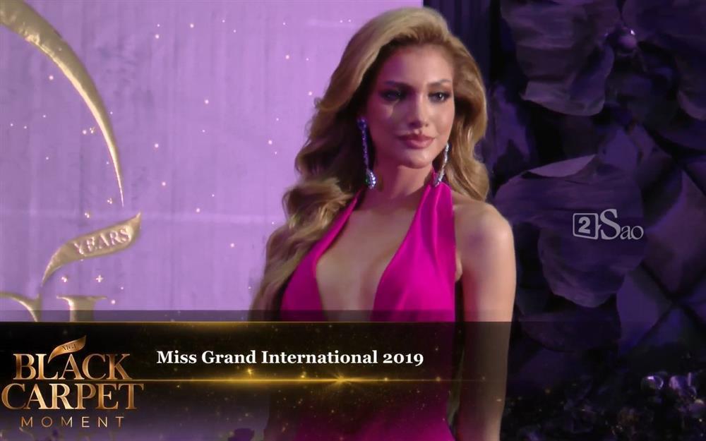 Thảm đỏ chung kết Miss Grand: Thiên Ân và Thùy Tiên tỏa sáng-5