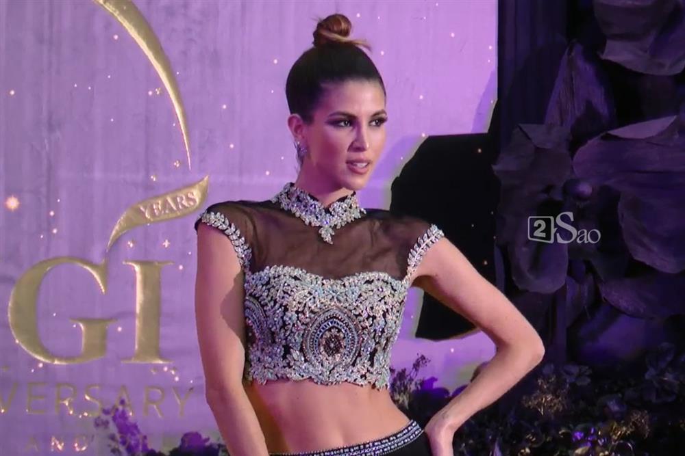 Thảm đỏ chung kết Miss Grand: Thiên Ân và Thùy Tiên tỏa sáng-8