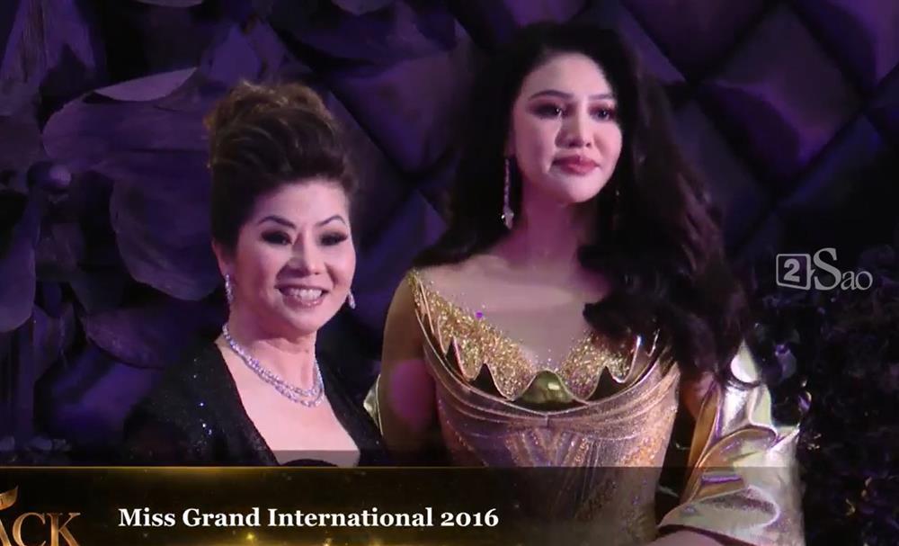 Thảm đỏ chung kết Miss Grand: Thiên Ân và Thùy Tiên tỏa sáng-9