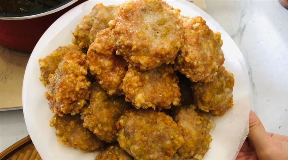 Cách làm món chả cốm Hà Nội dẻo thơm, vàng rụm của mẹ đảm-7