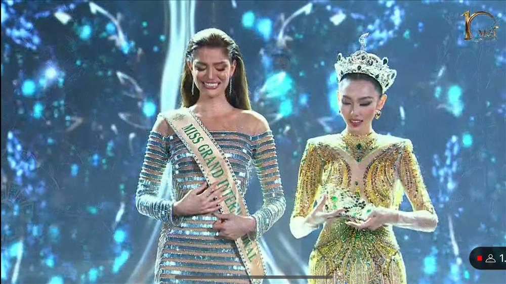 Nhìn lại 9 lần Thùy Tiên trao vương miện cho các tân hoa hậu-2