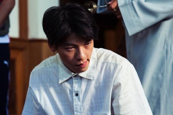 Muốn ngăn đám cưới bạn thân và anh trai vì bí mật chỉ mỗi em biết-1