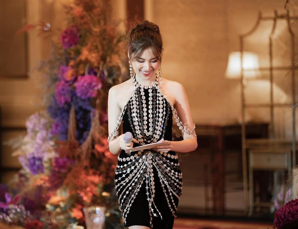 Hết xe sang, MC 3000 chữ sở hữu bộ sưu tập hàng hiệu đắt đỏ-1