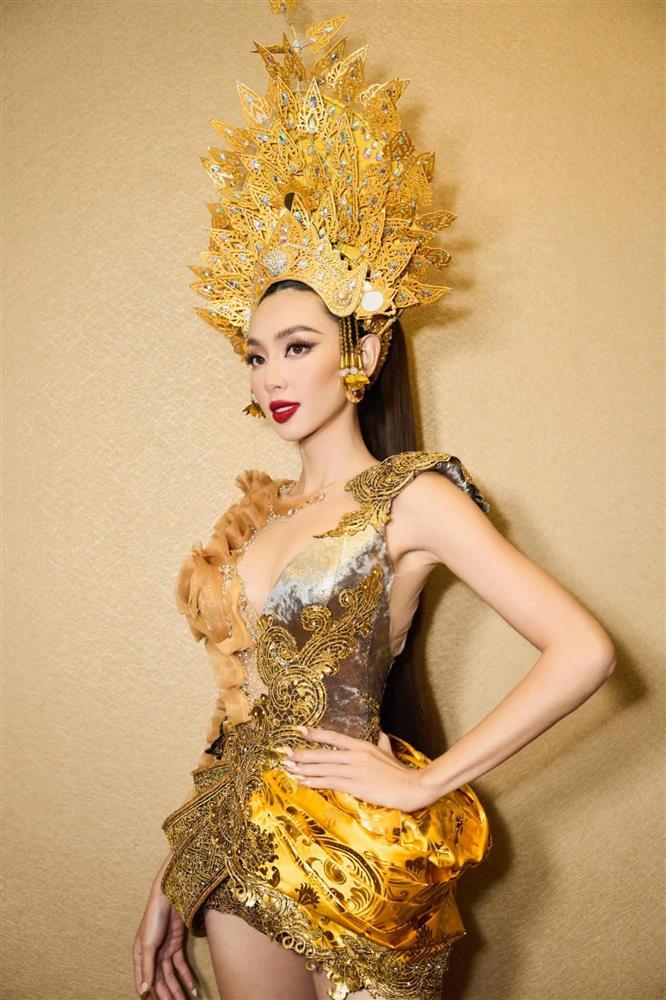 5 đầm dạ hội của Thùy Tiên trong lần cuối đương nhiệm Miss Grand-2