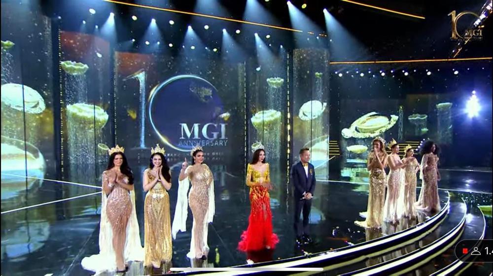 5 đầm dạ hội lộng lẫy của Thùy Tiên trong lần cuối đương nhiệm Miss Grand-5