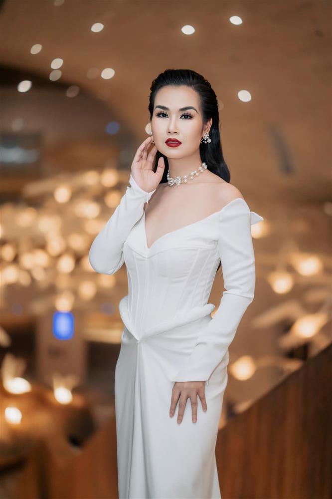 Võ Hạ Trâm bất lực phản kháng khi bị đồn là O Súng Ca Sĩ Mặt Nạ-4