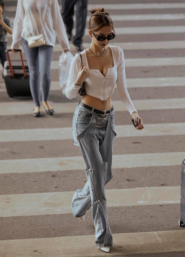 Ngọc Trinh phô nội y ở sân bay: Luộm thuộm hay hợp trend?-6