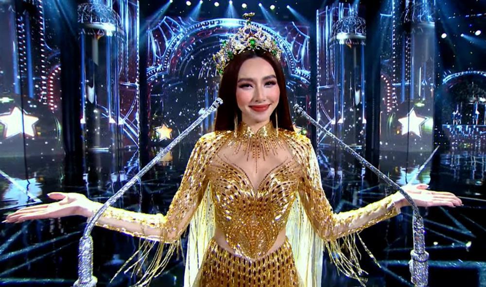 Thùy Tiên nói 4 thứ tiếng khi phát biểu kết thúc nhiệm kỳ-1