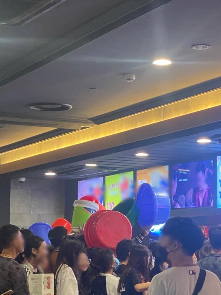 Trào lưu mang xô chậu đến rạp phim ăn chùa bỏng ngô-3