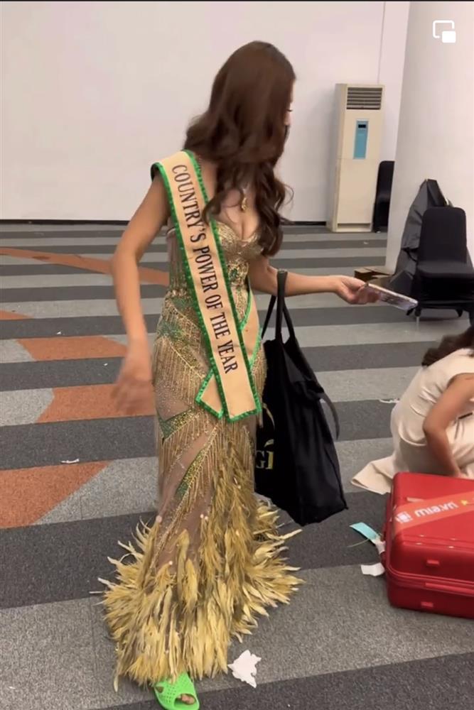 Thiên Ân đi dép tổ ong 20k với đầm dạ hội sau Chung kết-2