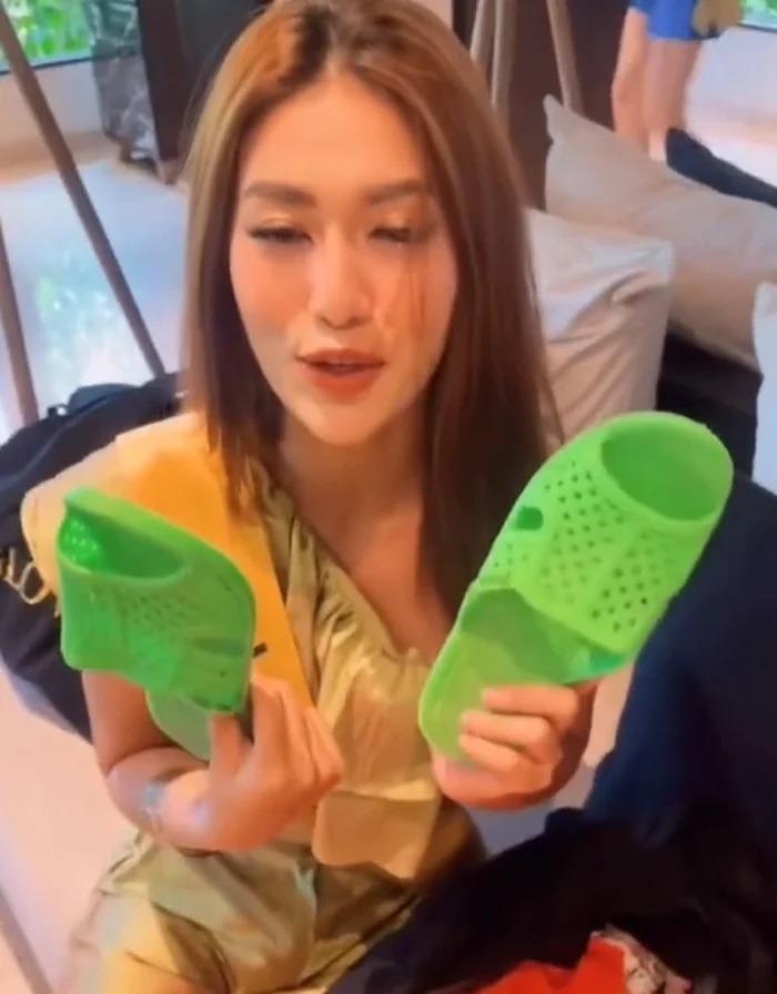 Thiên Ân đi dép tổ ong 20k với đầm dạ hội sau Chung kết-5