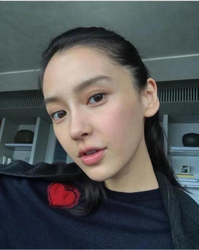 Hai chiêu làm đẹp giúp Angelababy tự tin khoe mặt mộc-2
