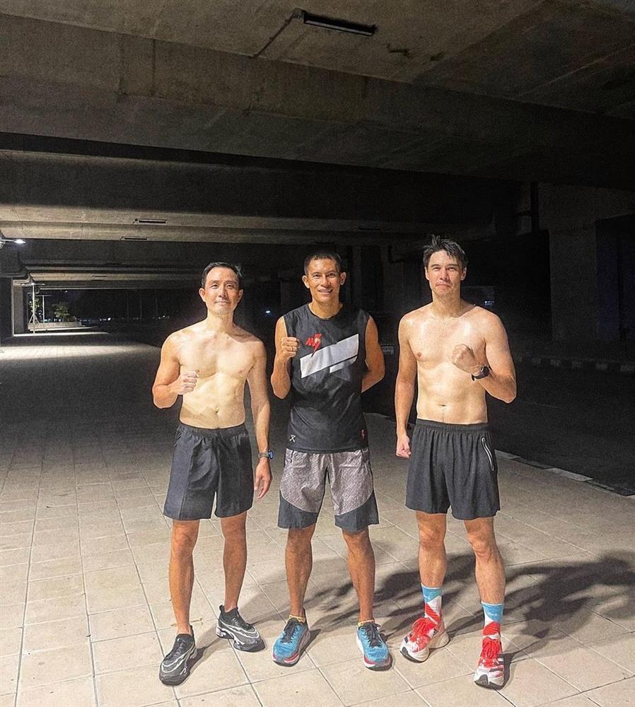 Nam MC dẫn Miss Grand: visual cực phẩm, 44 tuổi trẻ như 30-10