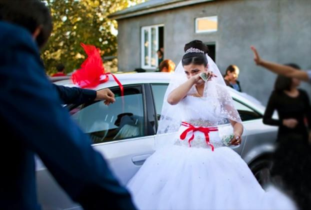 Đón dâu 200km nhà trai không mời ăn, cô dâu ném hoa cưới hủy hôn-2