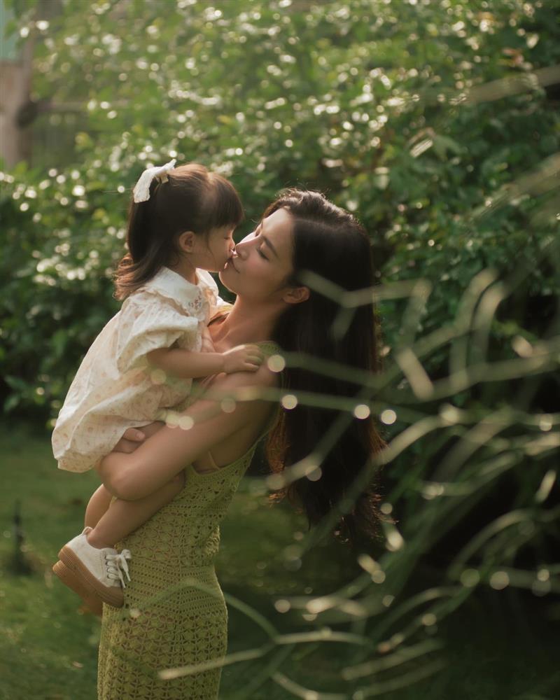 Con gái Đông Nhi đốn tim với bộ ảnh mừng sinh nhật 2 tuổi-5