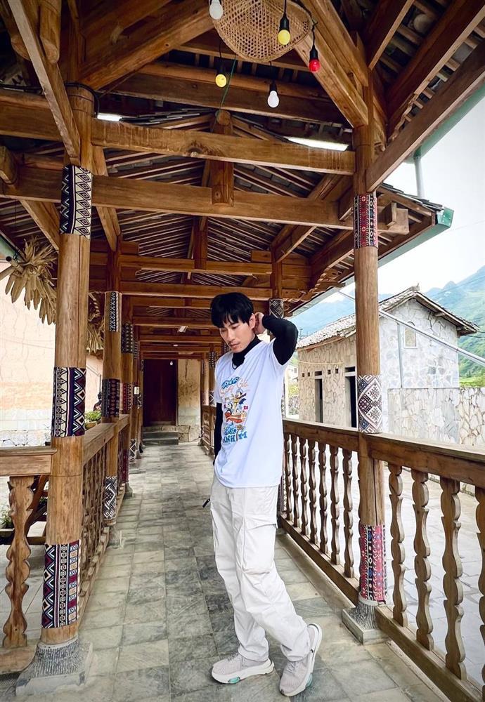 Kiều Minh Tuấn tóc dài, râu xồm xoàm vẫn được khen như tài tử-14