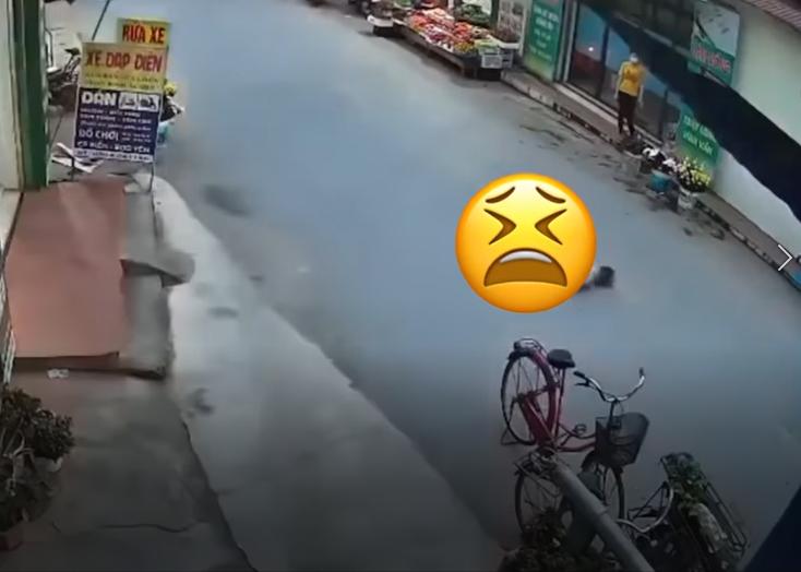 Say rượu ngã sấp mặt, để xe tự trôi cướp mạng cụ bà 70 tuổi-1