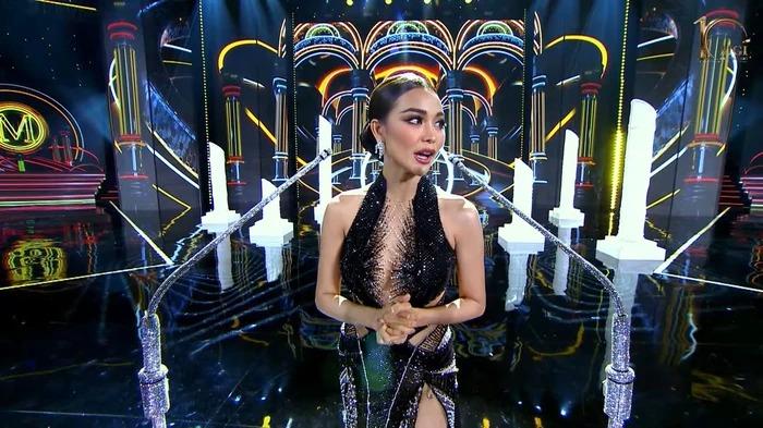 Engfa Waraha vẫn tự hào về bản thân dù ứng xử tiếng Anh kém-4