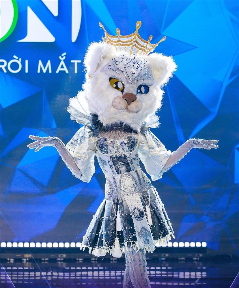 O Sen, Miêu Quý Tộc của Ca Sĩ Mặt Nạ bản Mỹ khác gì bản Việt Nam?-5