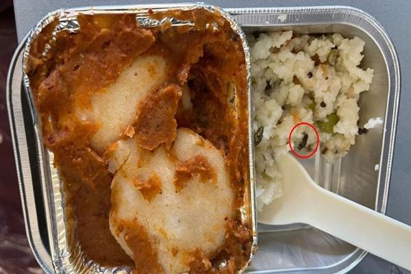 Suất cơm 50k ở trạm dừng nghỉ mà đầy ắp thịt cá, thơm ngon-4