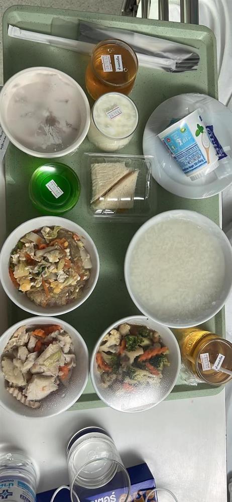 Lâm Khánh Chi lộ diện sau phẫu thuật dây thanh quản-4