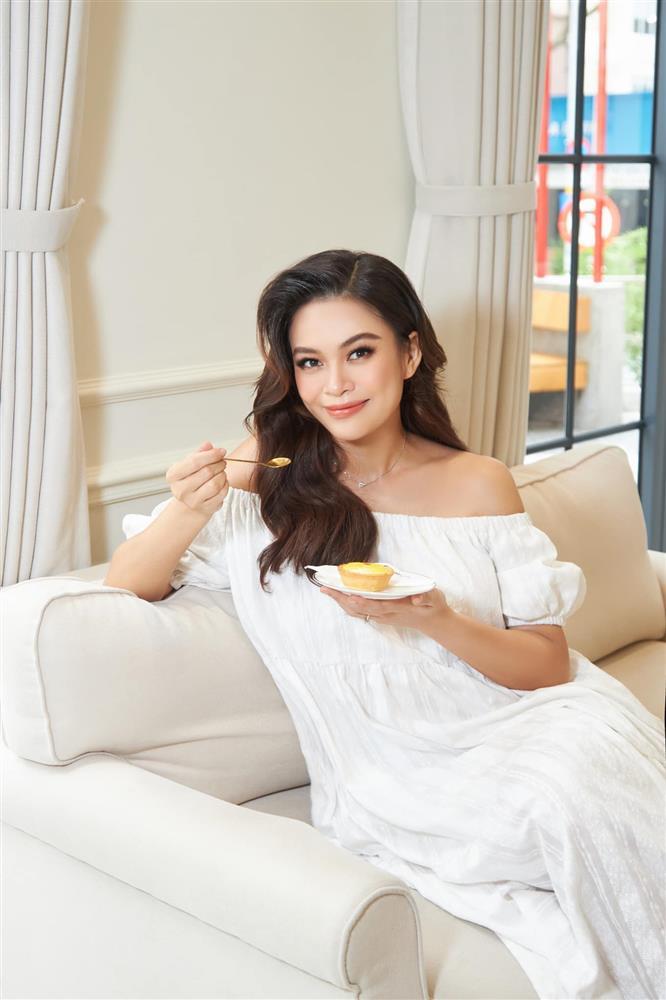 Mâu Thủy tập yoga tư thế khó dù bầu 6 tháng to tướng-7