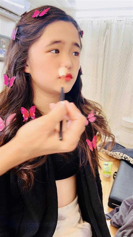 Tin showbiz Việt ngày 27/10: Thúy Nga mong con gái xinh như Thiên Ân-3